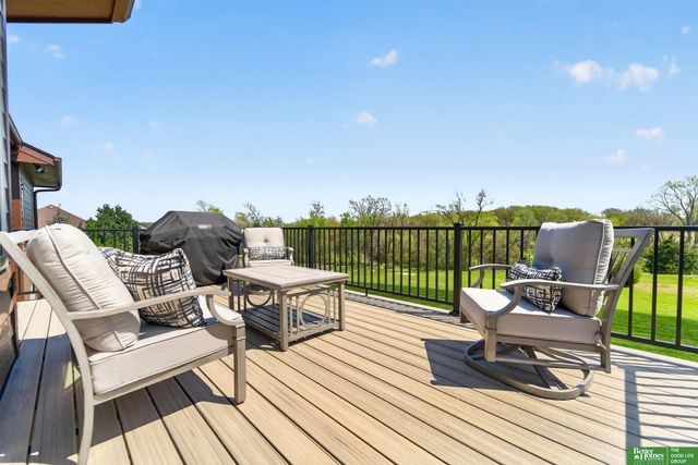 827 Wedgewood Court, Plattsmouth, NE 68048