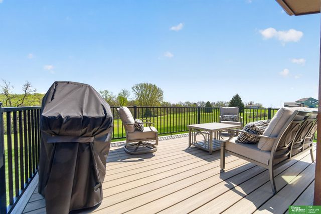 827 Wedgewood Court, Plattsmouth, NE 68048