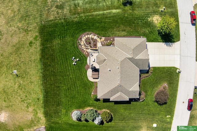 827 Wedgewood Court, Plattsmouth, NE 68048