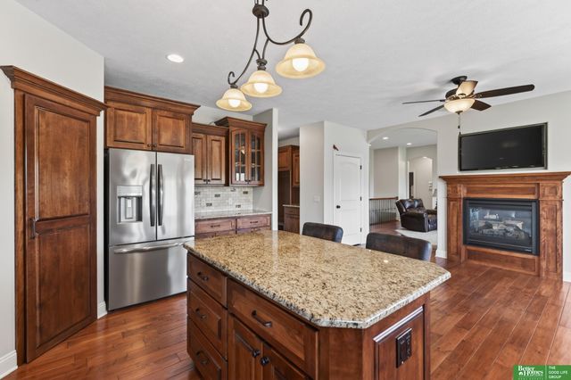 827 Wedgewood Court, Plattsmouth, NE 68048