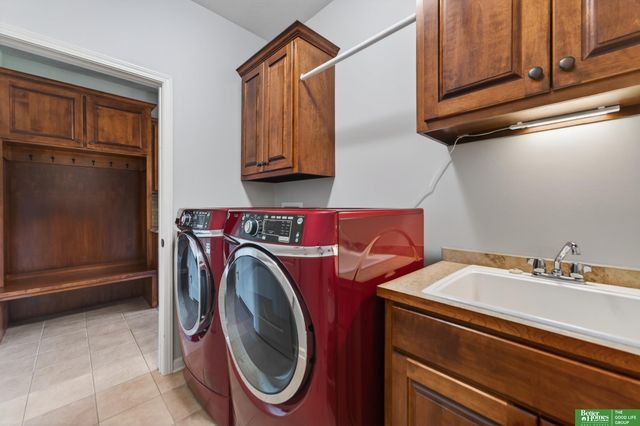 827 Wedgewood Court, Plattsmouth, NE 68048