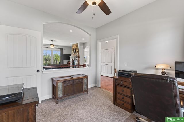 827 Wedgewood Court, Plattsmouth, NE 68048