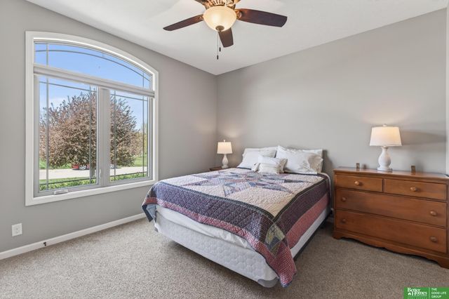 827 Wedgewood Court, Plattsmouth, NE 68048