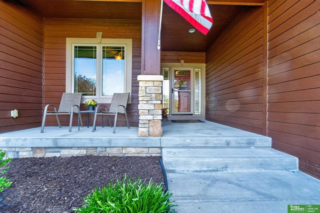 827 Wedgewood Court, Plattsmouth, NE 68048