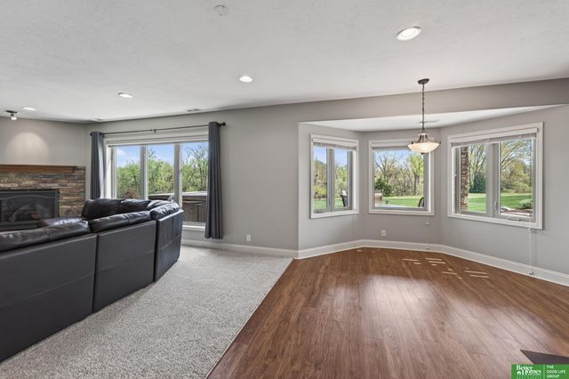 827 Wedgewood Court, Plattsmouth, NE 68048