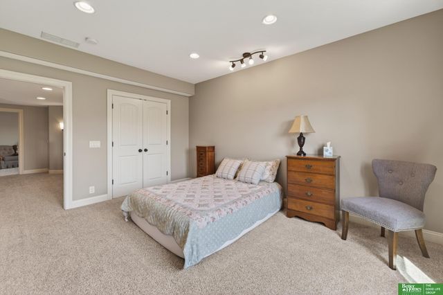 827 Wedgewood Court, Plattsmouth, NE 68048