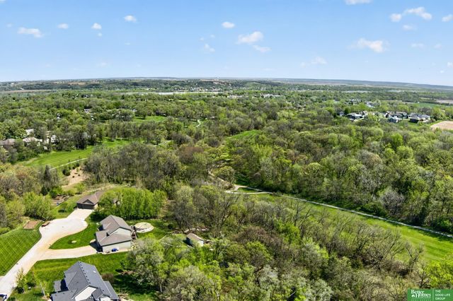 827 Wedgewood Court, Plattsmouth, NE 68048