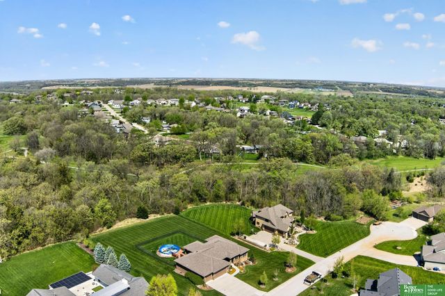 827 Wedgewood Court, Plattsmouth, NE 68048