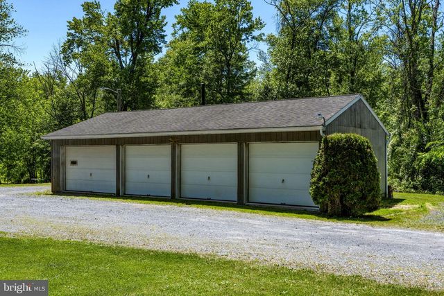 21 SPEEDWELL FORGE RD, Lititz, PA 17543