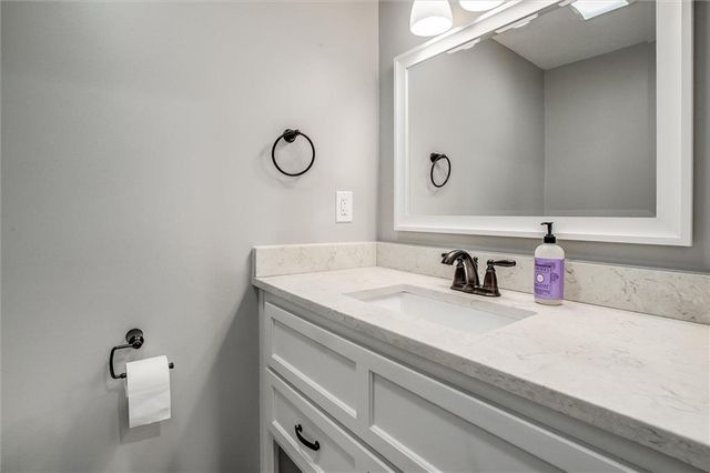 3718 NW 96th Court, Kansas City, MO 64154