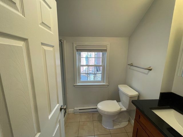 8-10 Essex St 8, Andover, MA 01810
