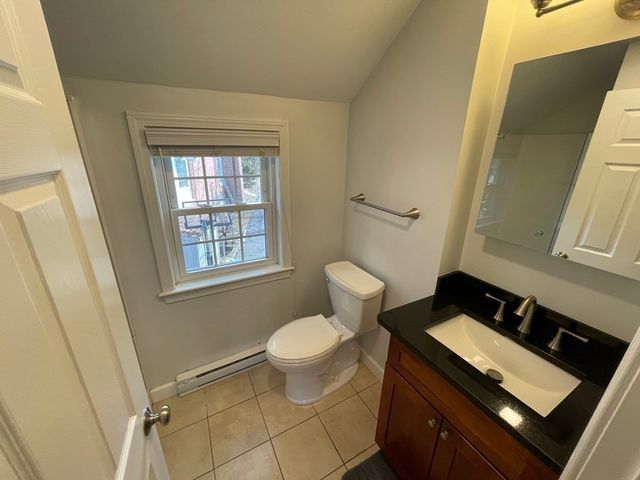 8-10 Essex St 8, Andover, MA 01810