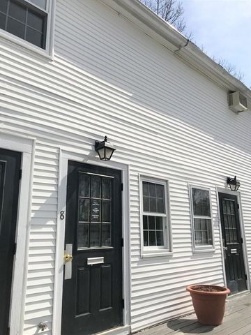 8-10 Essex St 8, Andover, MA 01810