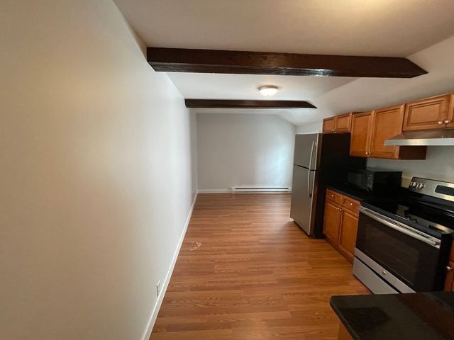 8-10 Essex St 8, Andover, MA 01810