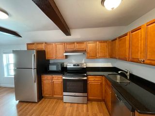 8-10 Essex St 8, Andover, MA 01810