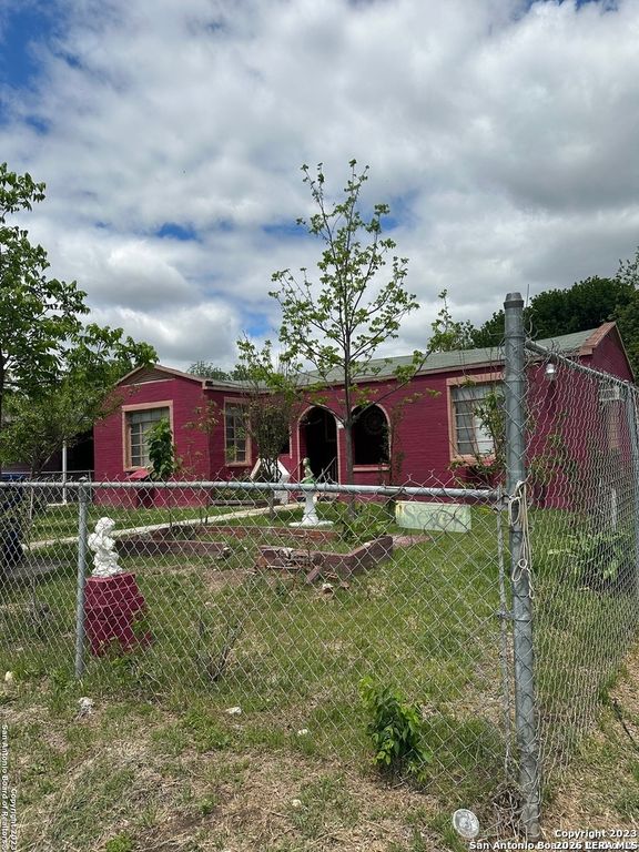 3903 Houston, San Antonio, TX 78207