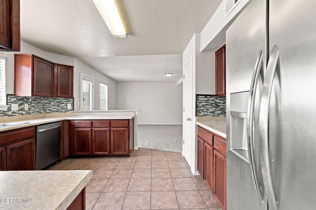 2916 PINO BLANCO Place, El Paso, TX 79938
