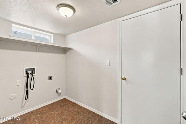 2916 PINO BLANCO Place, El Paso, TX 79938