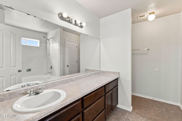 2916 PINO BLANCO Place, El Paso, TX 79938