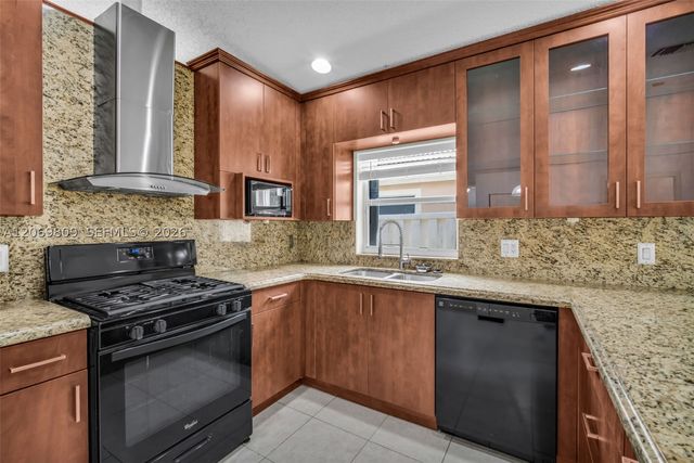 2230 NW 145th Ave, Pembroke Pines, FL 33028