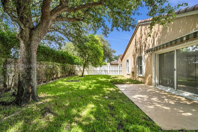 2230 NW 145th Ave, Pembroke Pines, FL 33028