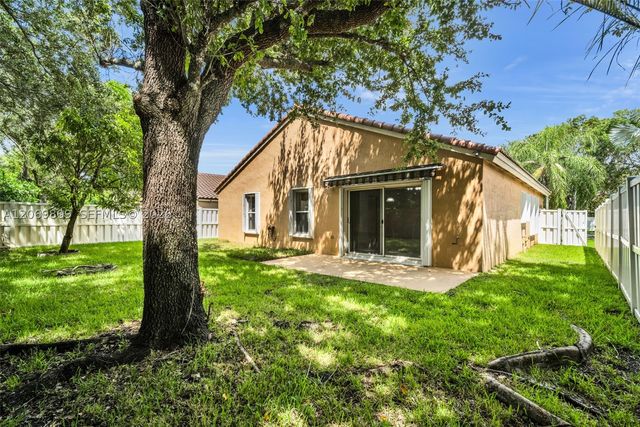 2230 NW 145th Ave, Pembroke Pines, FL 33028