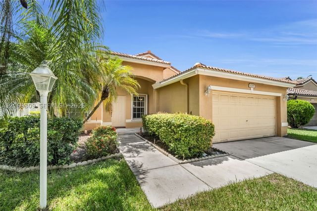 2230 NW 145th Ave, Pembroke Pines, FL 33028