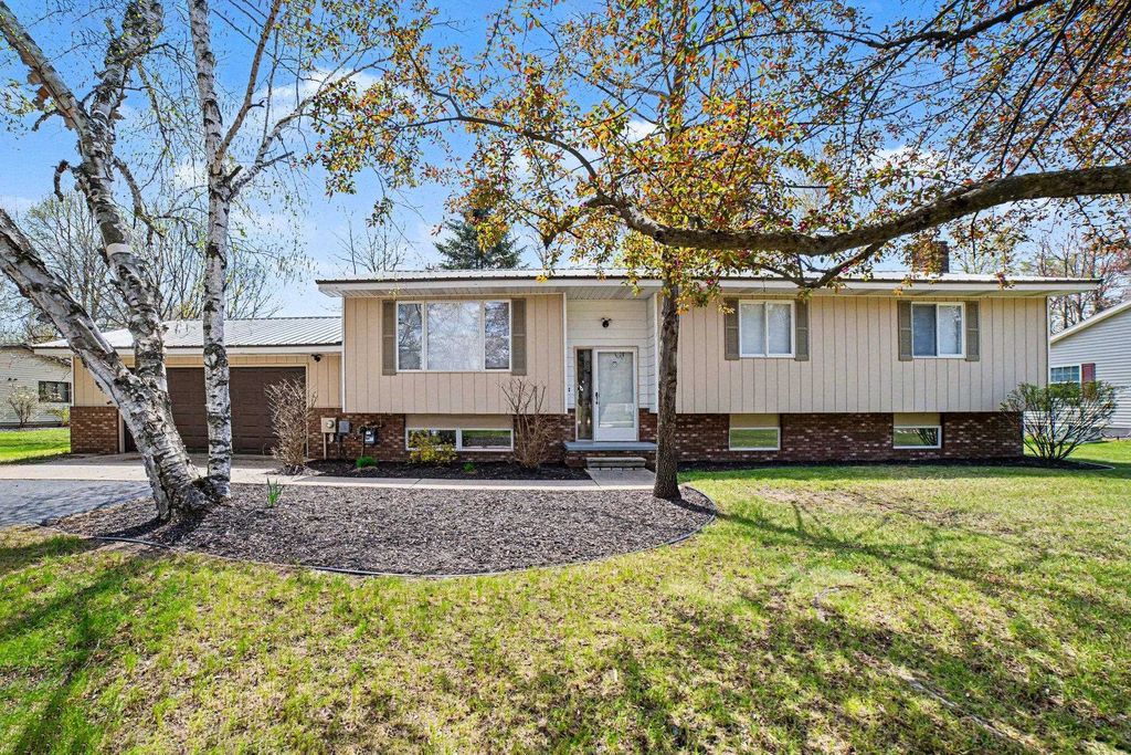 3431 Maradee Court, Farwell, MI 48622