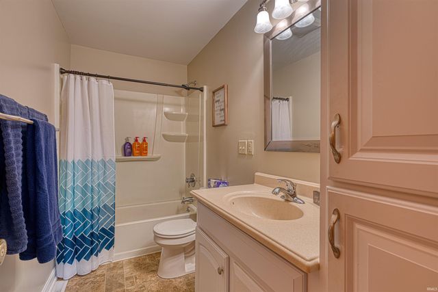 861 N Helfrich Avenue, Evansville, IN 47720