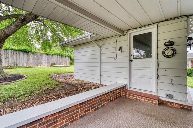 861 N Helfrich Avenue, Evansville, IN 47720