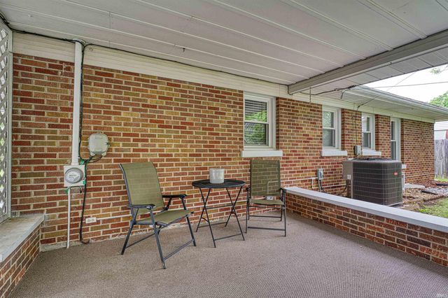 861 N Helfrich Avenue, Evansville, IN 47720
