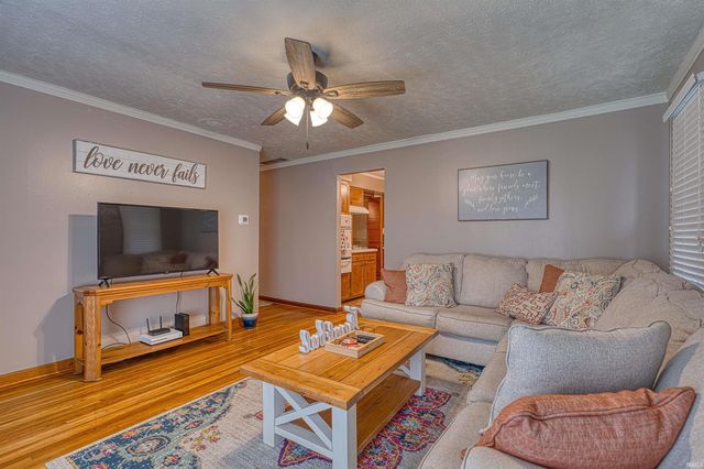 861 N Helfrich Avenue, Evansville, IN 47720