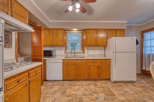 861 N Helfrich Avenue, Evansville, IN 47720