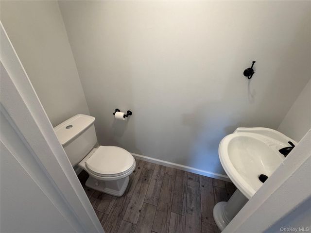 203 Springmeadow Drive B, Holbrook, NY 11741