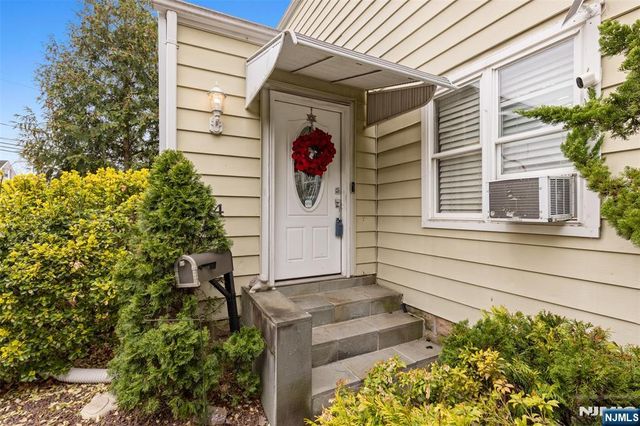 4 Patton Place, Dumont, NJ 07628