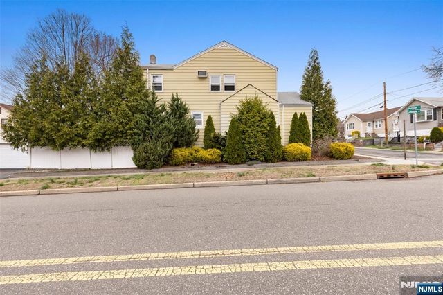 4 Patton Place, Dumont, NJ 07628
