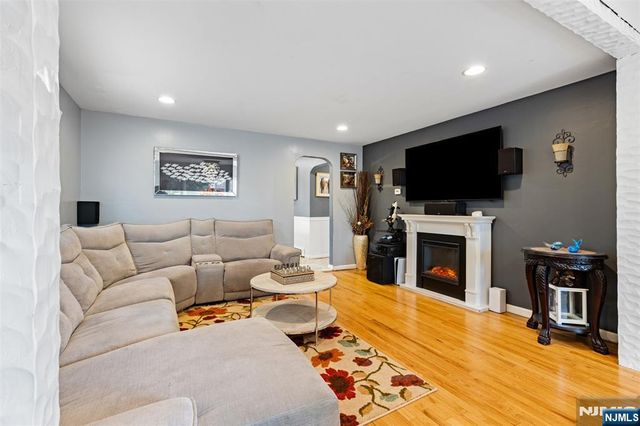 4 Patton Place, Dumont, NJ 07628