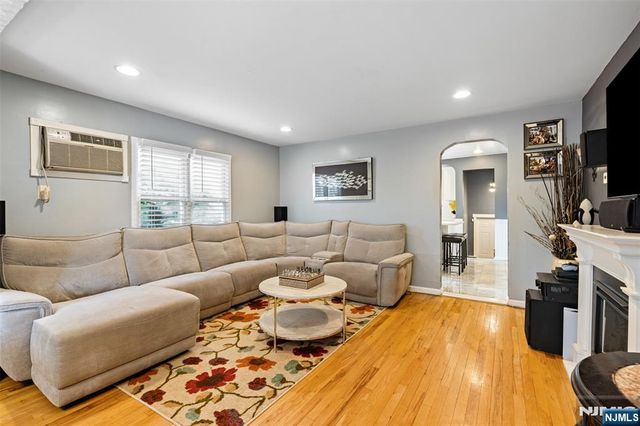 4 Patton Place, Dumont, NJ 07628