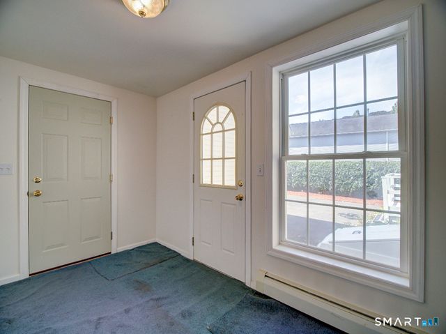 6 Mettler Street, Woodbridge, CT 06525