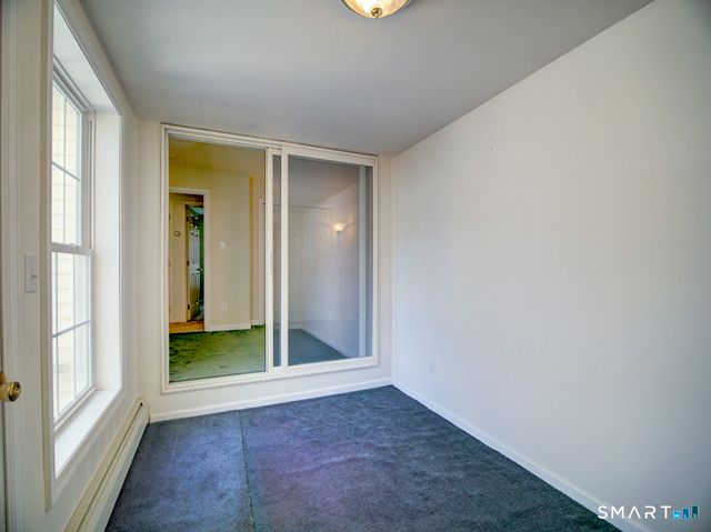 6 Mettler Street, Woodbridge, CT 06525