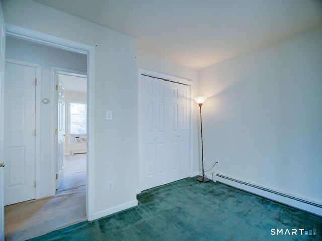 6 Mettler Street, Woodbridge, CT 06525