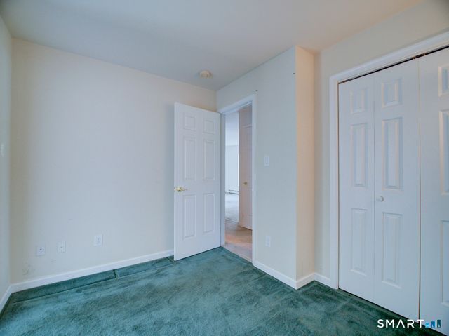 6 Mettler Street, Woodbridge, CT 06525