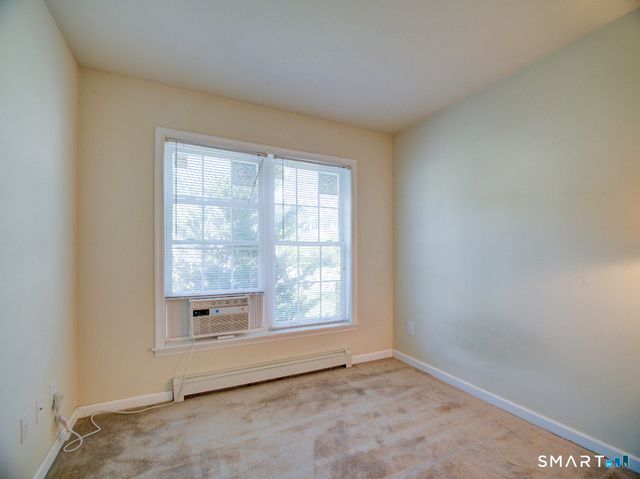 6 Mettler Street, Woodbridge, CT 06525