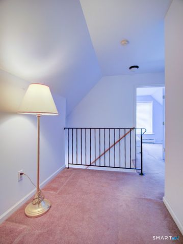 6 Mettler Street, Woodbridge, CT 06525