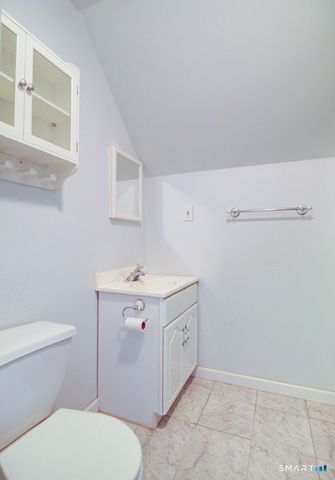 6 Mettler Street, Woodbridge, CT 06525