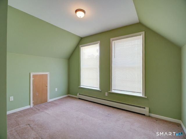 6 Mettler Street, Woodbridge, CT 06525
