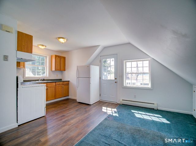 6 Mettler Street, Woodbridge, CT 06525