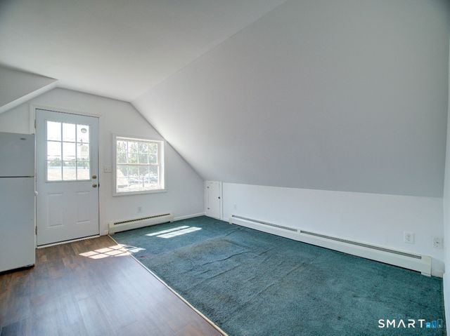6 Mettler Street, Woodbridge, CT 06525