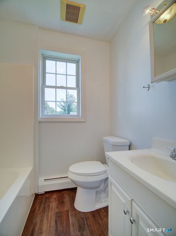 6 Mettler Street, Woodbridge, CT 06525