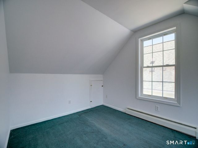 6 Mettler Street, Woodbridge, CT 06525